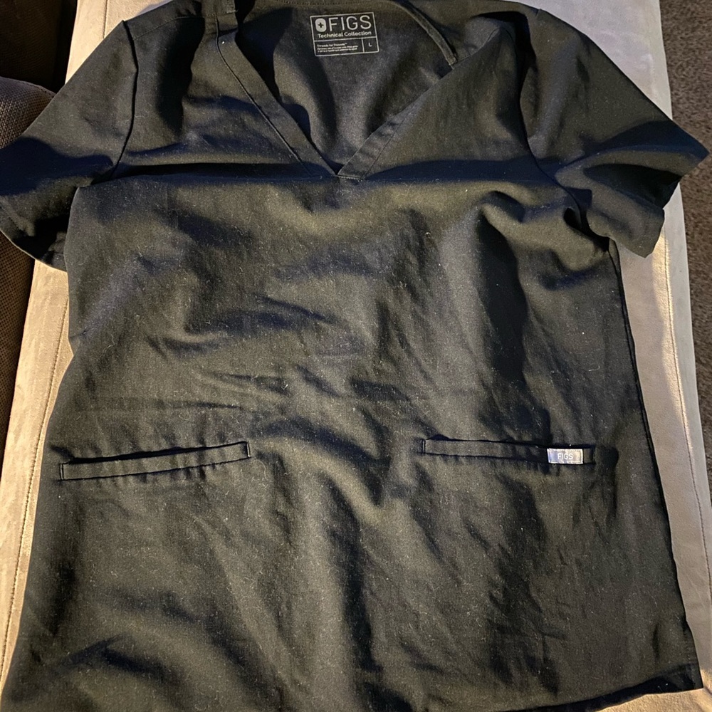 Black three pocket figs scrub top
